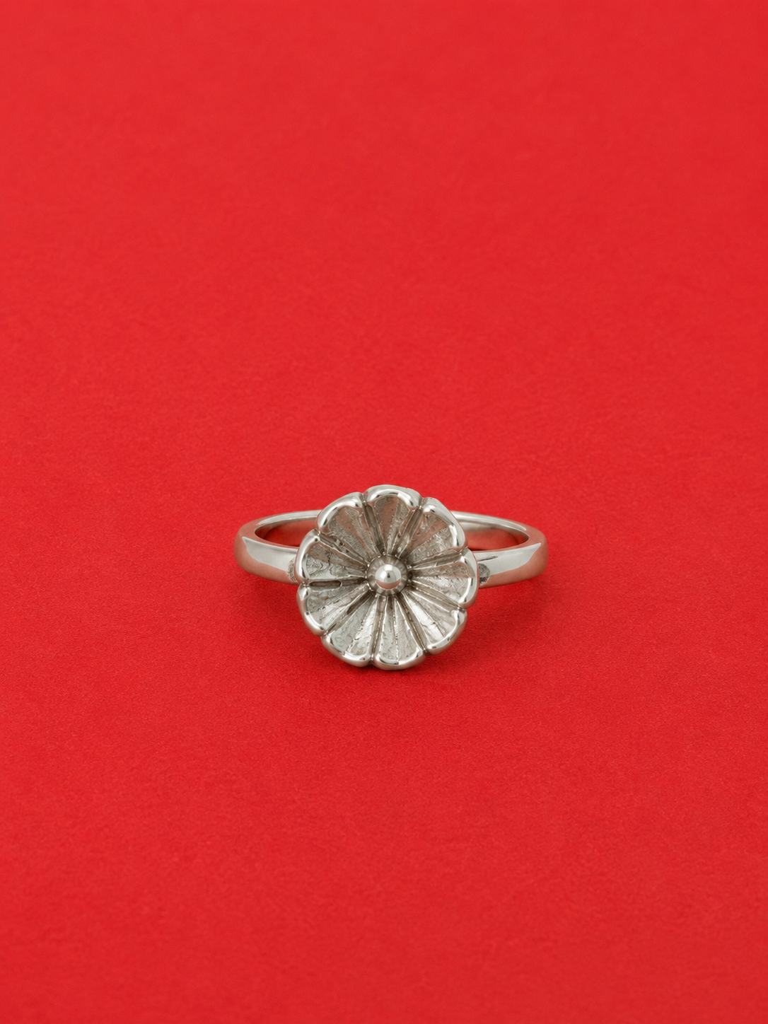 Sterling silver daisy ring